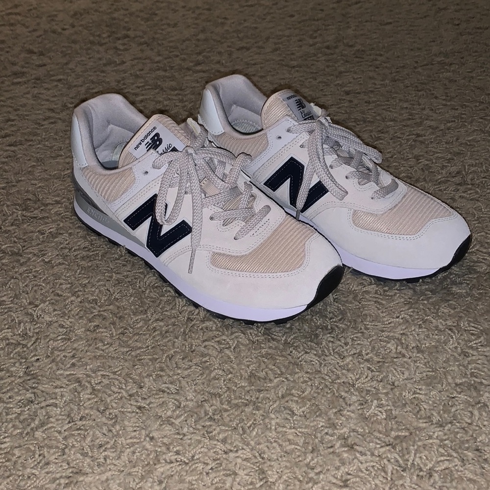 Mens New Balance 574 size 9.5 (tan and navy blue)